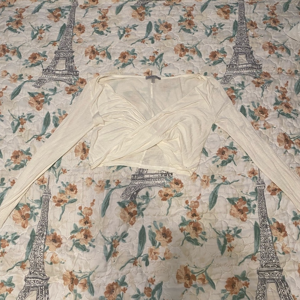 White long sleeve crop top